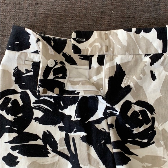 Shorts - Picture 3 of 4